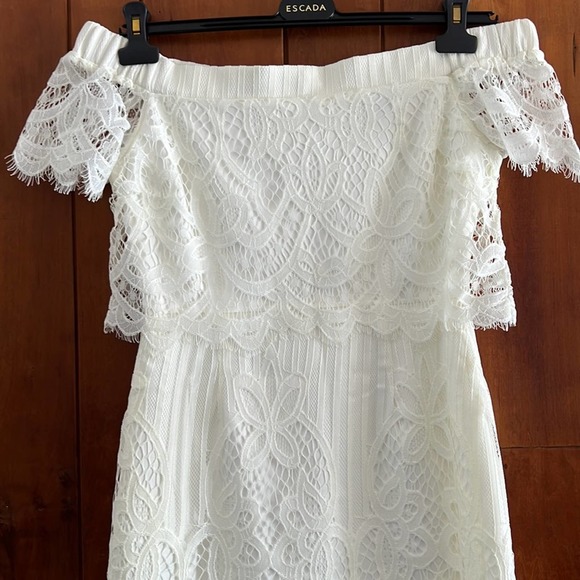 Off The Shoulder White Lace Mini Dress - Picture 3 of 10
